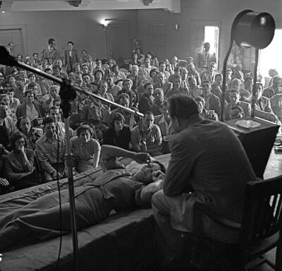 Hubbard conducting a Dianetics seminar in Los Angeles, 1950